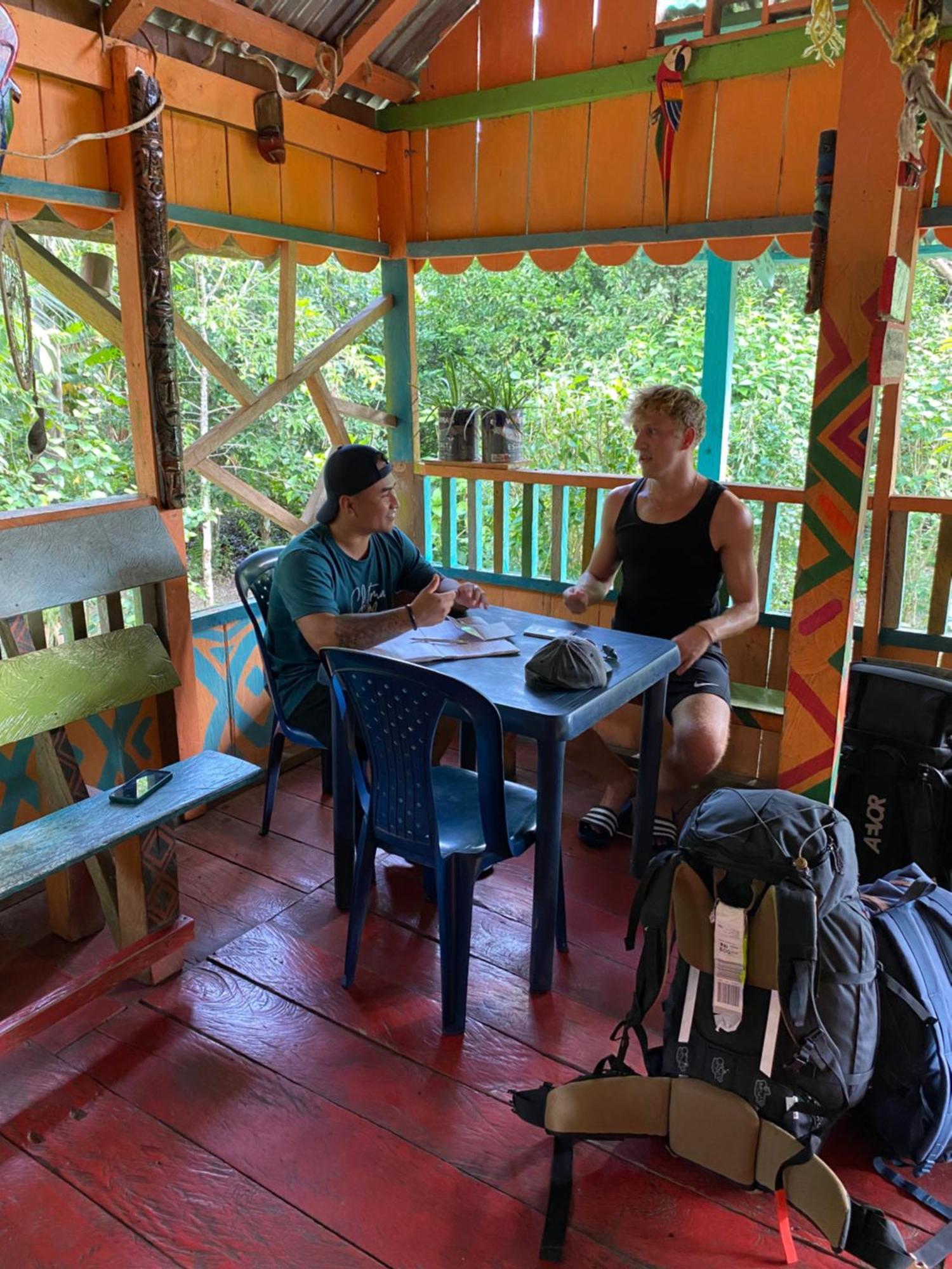 Hostal Buho Amazonas Tours 莱蒂西亚 外观 照片